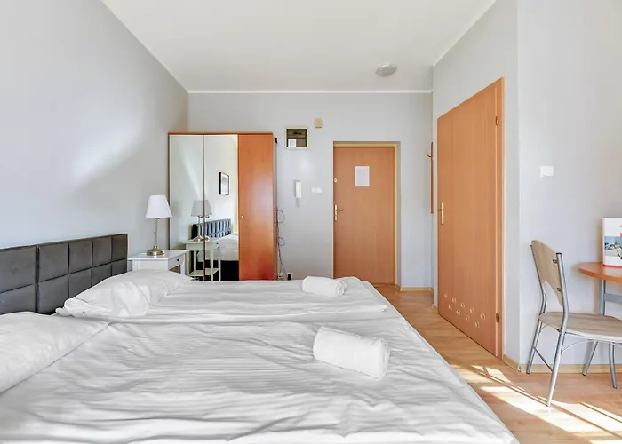 Zacisze & By Renters Lägenhet *