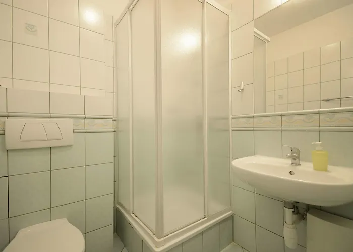 Zacisze & By Renters Lägenhet *