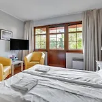 Zacisze & By Renters Apartamento