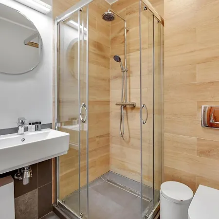 Zacisze & By Renters Apartment