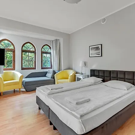 Zacisze & By Renters Apartment *