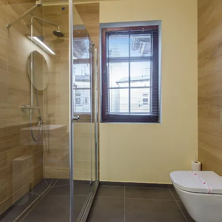 Zacisze & By Renters Apartment